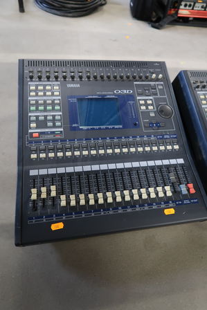 Digitalmixer YAMAHA 03D