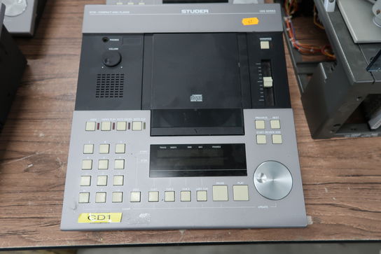 2 stk. Broadcast CD-afspillere STUDER D730