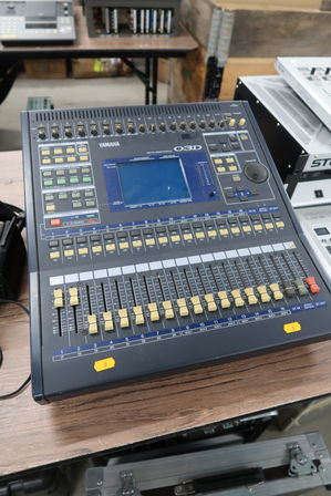 Digitalmixer YAMAHA 03D