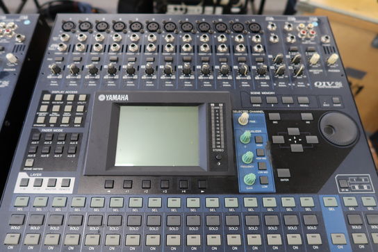 Digitalmixer YAMAHA 01V96