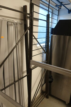 2 fag pallereoler uden indhold