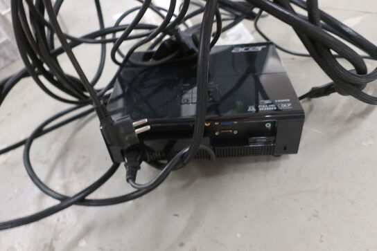Projektor ACER P1500 DLP 
