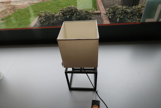 Bordlampe CUBE Sort/hvid 45cm