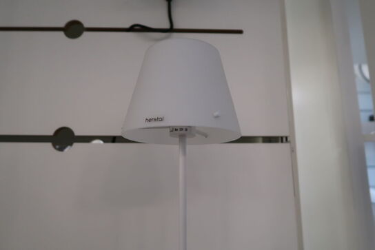 Bordlampe HERSTAL Gil Grande Hvid/Opal