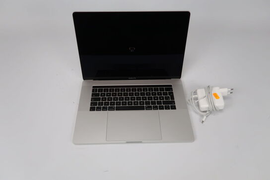 Apple MacBook Pro I7-7700HQ 15" Touch/Mid-2017