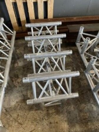 4 pcs. GLOBAL TRUSS T37