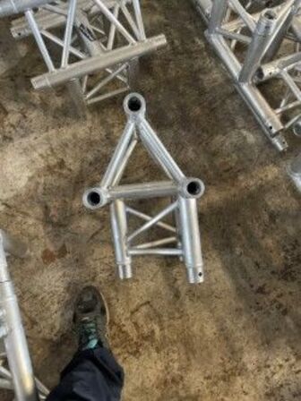 4 pcs. GLOBAL TRUSS T37