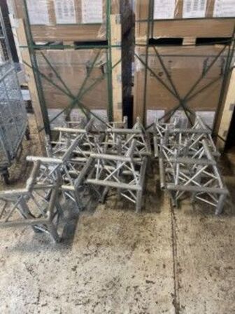 13 pcs. GLOBAL TRUSS C32