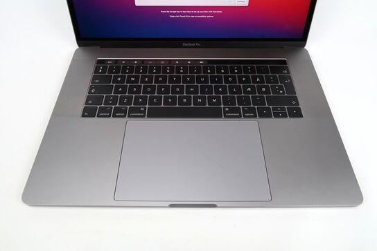 MacBook Pro A1707 i7-7820HQ 15" Touchbar