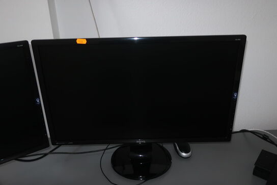 2 stk. computerskærme BENQ GL2460-B, tastatur og mus