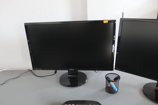 2 stk. computerskærme BENQ GL2460-B, dockingstation, tastatur og mus