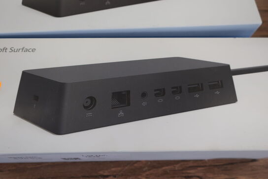 2 stk. MICROSOFT Surface Dock