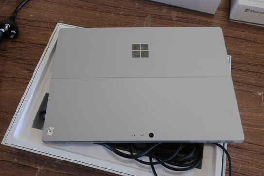 Tablet MICROSOFT Surface Pro Model: 1796