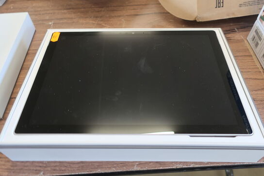 Tablet MICROSOFT Surface Pro Model: 1796