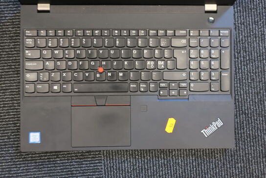 Bærbar computer LENOVO T590