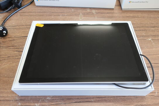 Tablet MICROSOFT Surface Pro Model: 1796