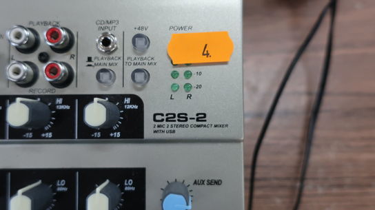 Mixer STUDIOMASTER C2S-2 samt 2 stk. monitor RCF Ayra Five