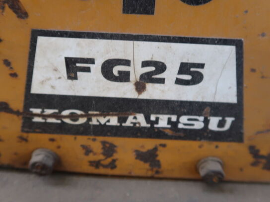 Truck op gas KOMATSU FG25