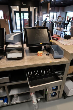 Kasseapparat CBE, bonprinter, pengeskuffe m.m.