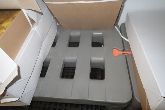 3 stk. plastikpaller uden indhold