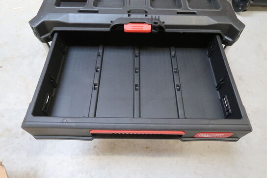 Milwaukee packout opbevaringskasse med indhold