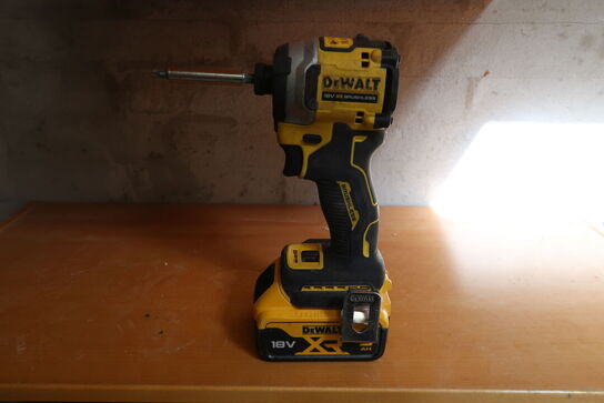 Akku skruemaskine, DeWalt DCF850