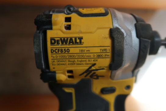 Akku skruemaskine, DeWalt DCF850