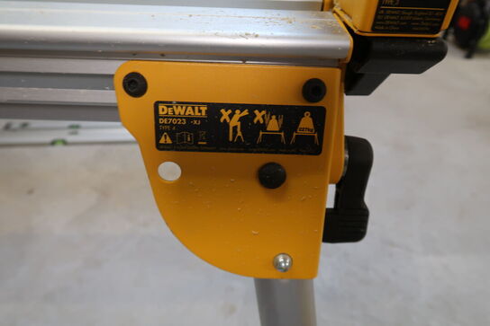 Kap-/geringssav med udtræk, DeWalt DW712N-qs