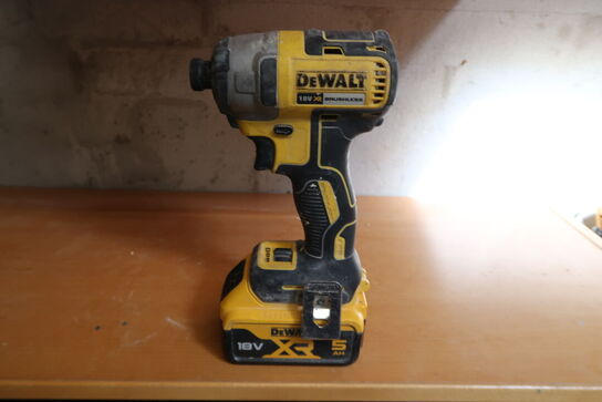 Akku skruemaskine, DeWalt DCF887