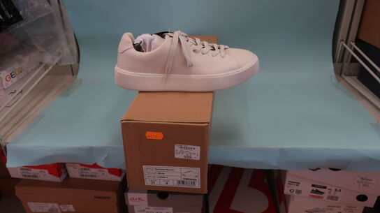 Sneakers VIKING str. 37