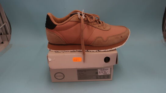 Sneakers WODEN str. 38
