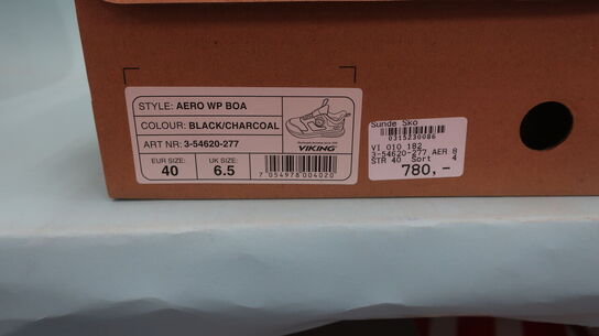 Sneakers VIKING str. 40