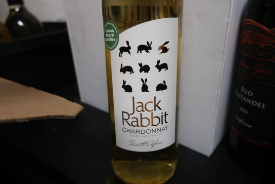 7 flasker hvidvin JACK RABBIT Chardonnay 