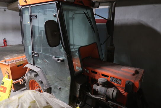 Traktor KUBOTA B7100