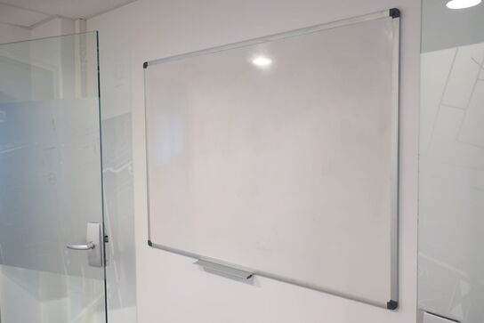 Reol MONTANA samt 3 stk. whiteboards