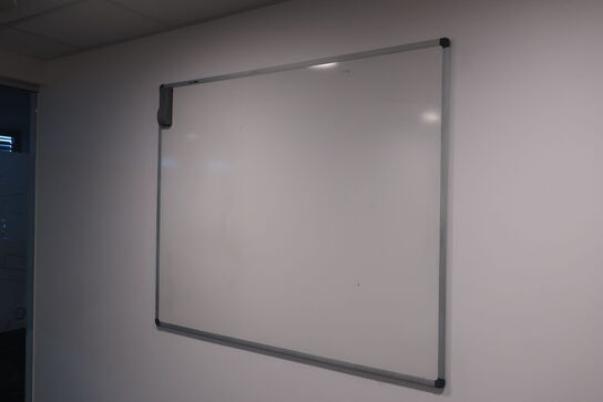 Reol MONTANA samt 3 stk. whiteboards