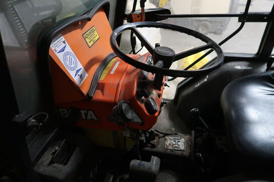 Traktor KUBOTA B7100