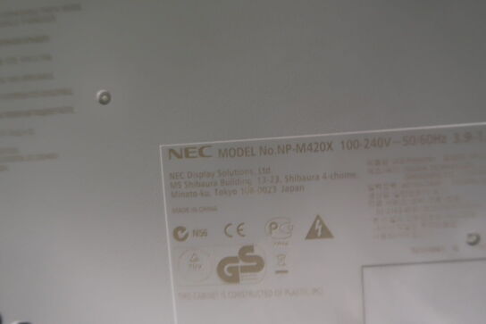 2 stk. projektorer NEC NP-M420X og NP3250W