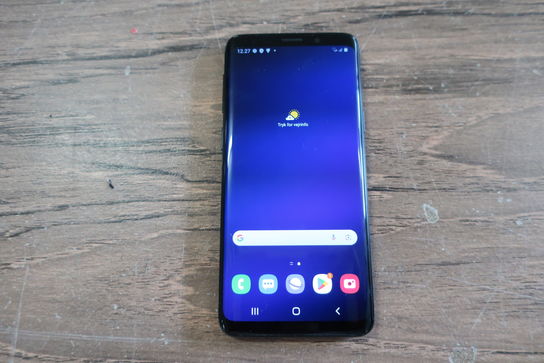 Smartphone SAMSUNG Galaxy S9 (SM-G960F)