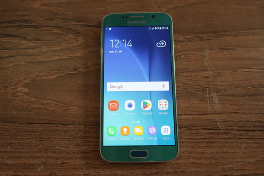 Smartphone SAMSUNG Galaxy S6 (SM-G920F)