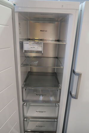 LG GFE61SWCSZ fritstående fryseskabe