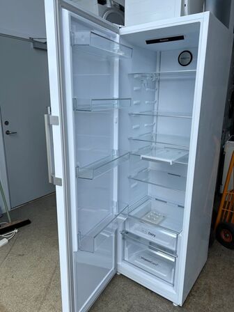 Sæt med nyt køleskab og nyt fryseskab