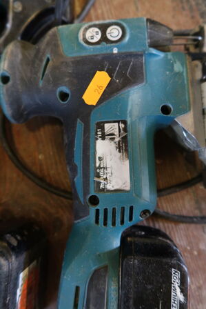 3 stk. håndværtøj MAKITA DJR187, 6834 med 2 stk. batterier 