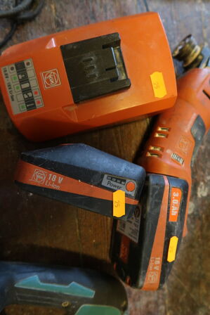 Akku multicutter FEIN Multimaster 700 med 2 stk. batterier og lader 