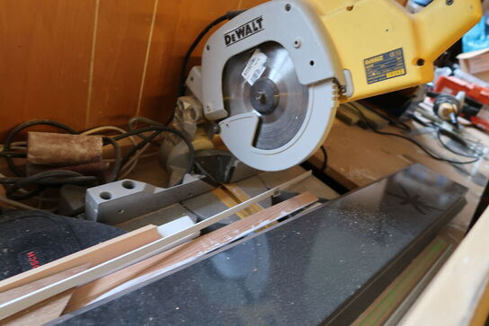 Kap-/geringssav DEWALT DW707