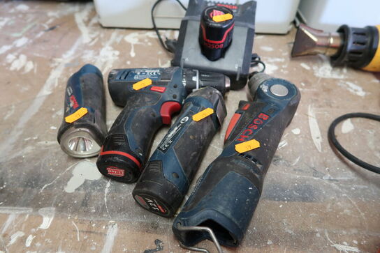 4 stk. akku håndværktøj BOSCH med 3 stk. batterier og lader