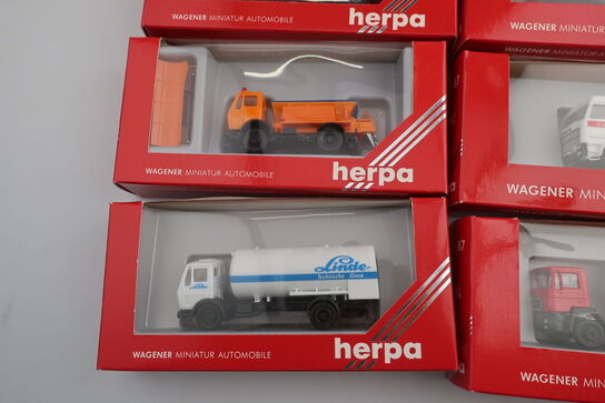 8 stk. modellastbiler HERPA 864004, 821002, 875000, 806066 m.fl.