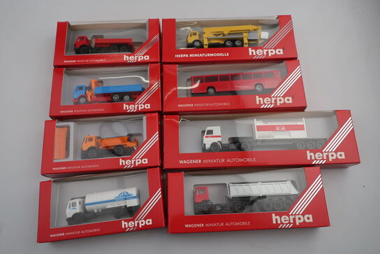 8 stk. modellastbiler HERPA 864004, 821002, 875000, 806066 m.fl.