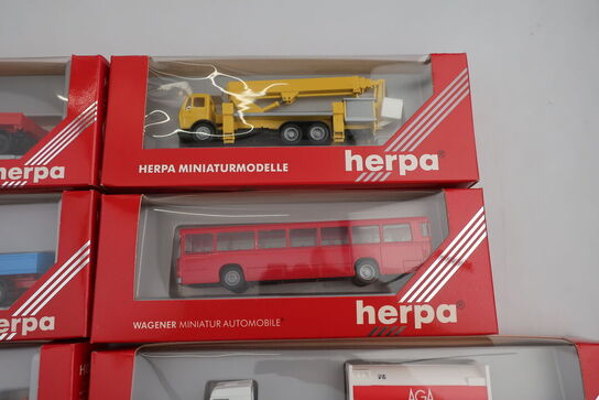 8 stk. modellastbiler HERPA 864004, 821002, 875000, 806066 m.fl.