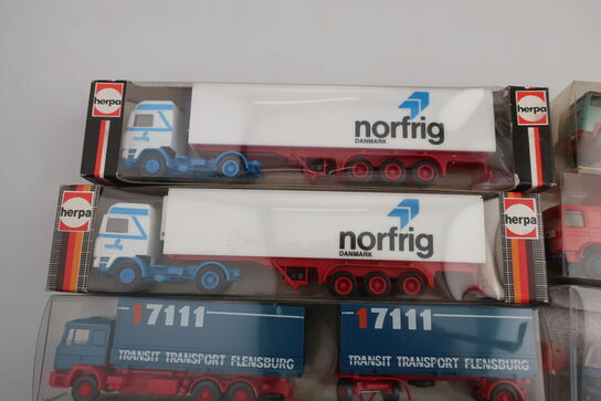 9 stk. modellastbiler HERPA 807232, WIKING 802 samt legetog